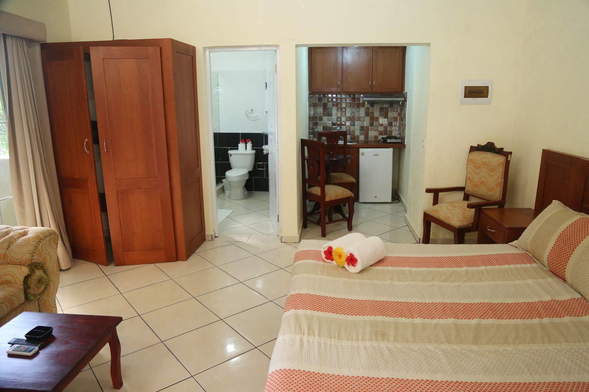 Hotel Seabreeze Sosua El Batey エクステリア 写真