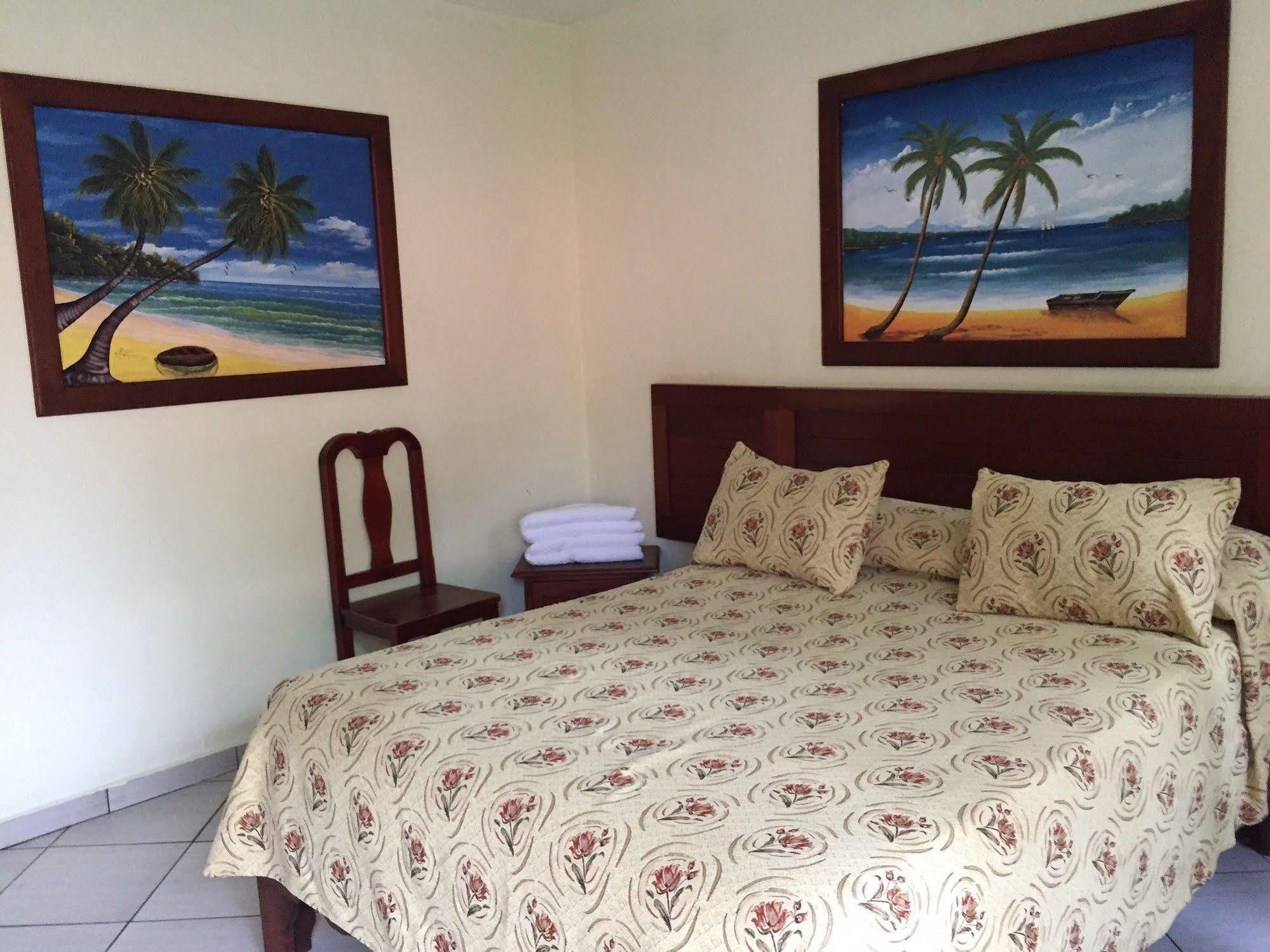 Hotel Seabreeze Sosua El Batey エクステリア 写真